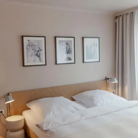 Hotel Lux 2*