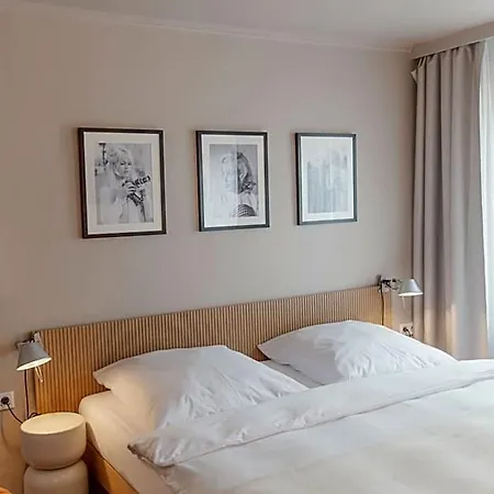 Lux 3* Monachium