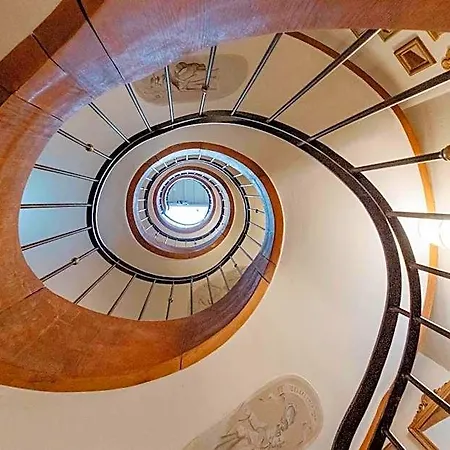 Lux Hotel