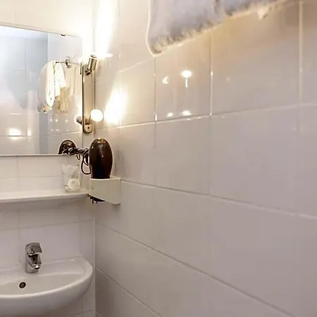 Lux Hotel 3*
