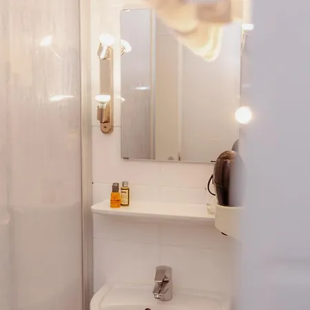 Hotel Lux 2*